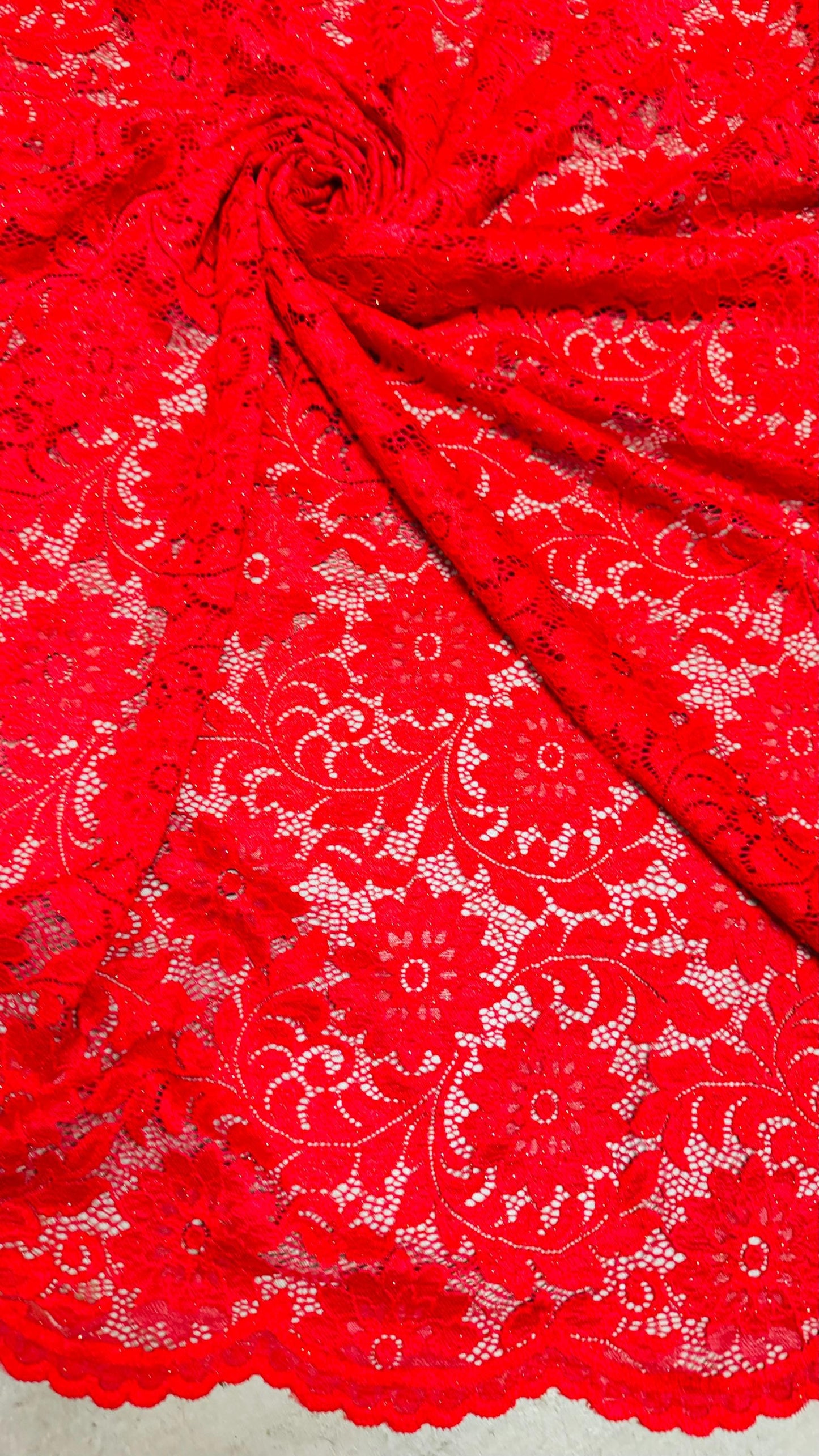 New Victoria Stretch lace design with glitter best quality of stretch lace 55/57” Sold by the YD. Ships Worldwide from Los Ángeles