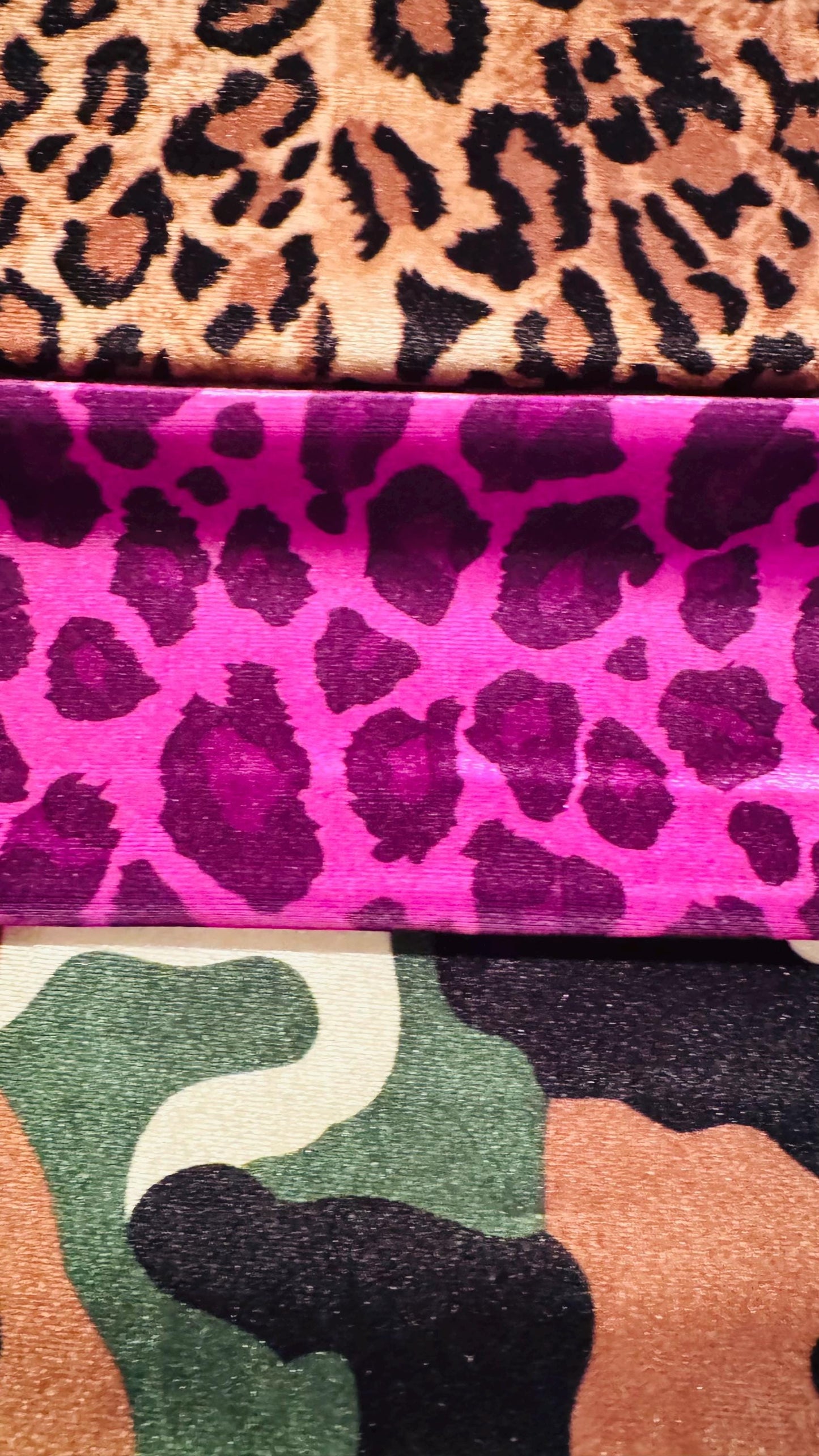 New Stretch Velvets print Luxury quality of velvet 4way stretch 58/60" Sold by the YD. Ships worldwide from Los Ángeles California USA.
