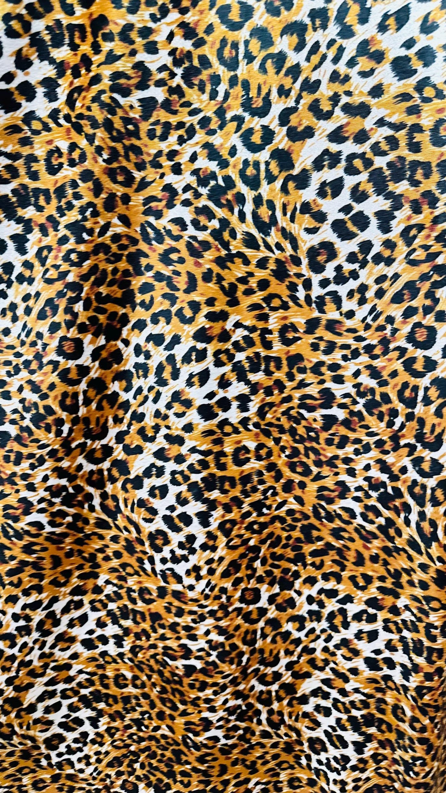 New Cheetah design print on heavy Spandex velvet 4way stretch 58/60" Sold by the YD. Ships worldwide from Los Ángeles California USA.