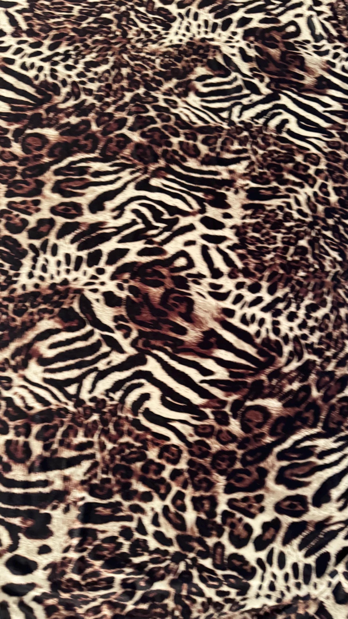 Exotic Animal Safari design on heavy stretch velvet 4way stretch 58/60" Sold by the YD. Ships worldwide from Los Ángeles California USA.