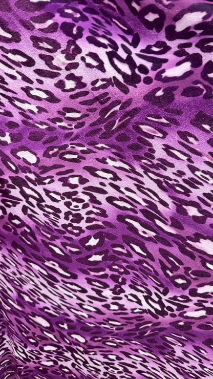 New Wild Leopard design on heavy stretch velvet 4-way stretch 58/60" Sold by the YD. Ships worldwide from Los Ángeles California USA