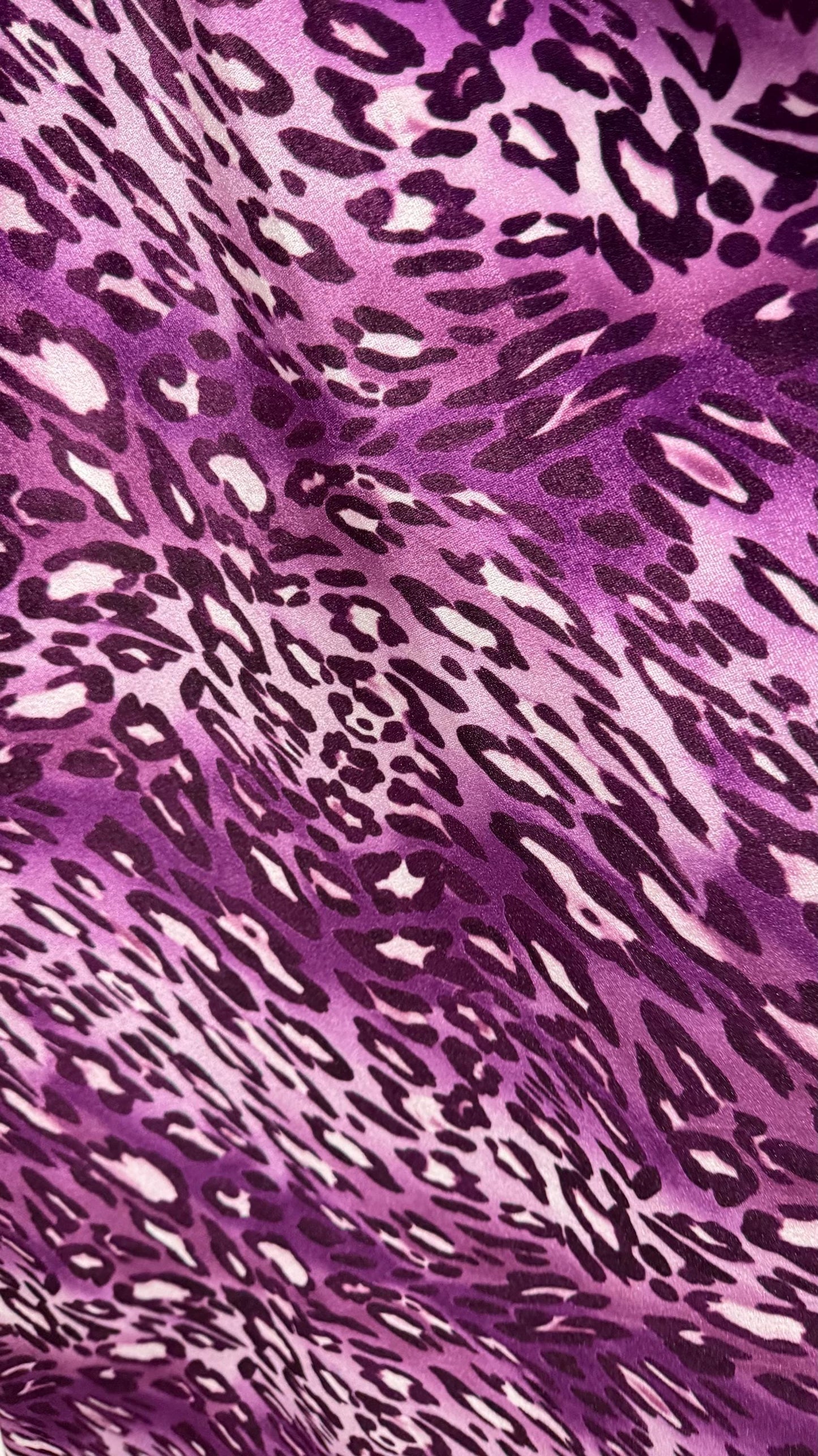 New Wild Leopard design on heavy stretch velvet 4-way stretch 58/60" Sold by the YD. Ships worldwide from Los Ángeles California USA