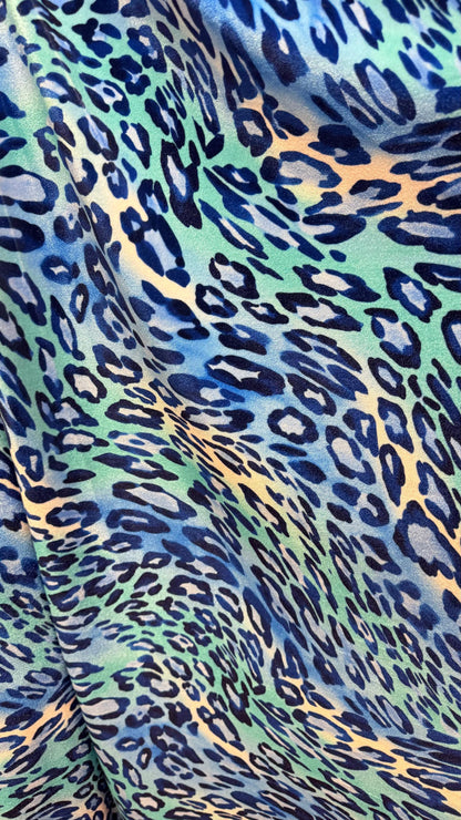 New Wild Leopard design on heavy stretch velvet 4-way stretch 58/60" Sold by the YD. Ships worldwide from Los Ángeles California USA