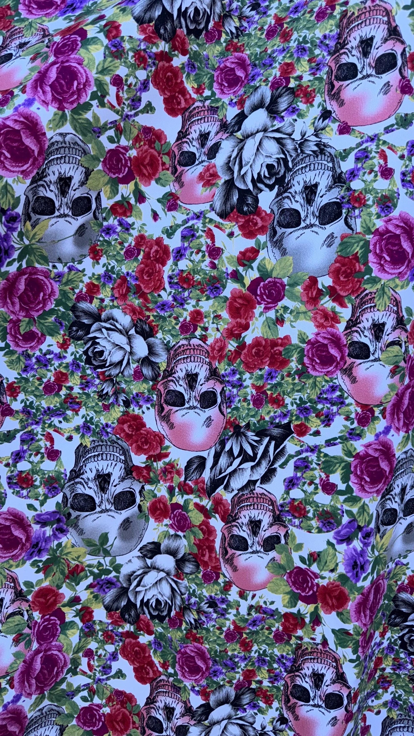New Skull design print on heavy cotton twill fabric non stretch 50/52”  Sold by the YD. Ships worldwide from Los Angeles California.
