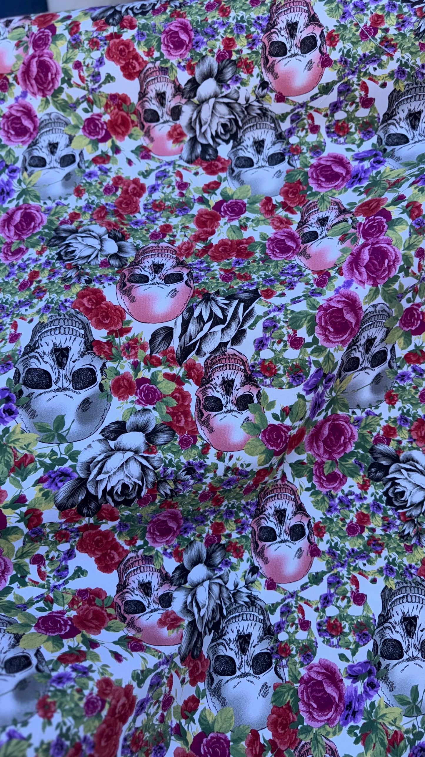 New Skull design print on heavy cotton twill fabric non stretch 50/52”  Sold by the YD. Ships worldwide from Los Angeles California.