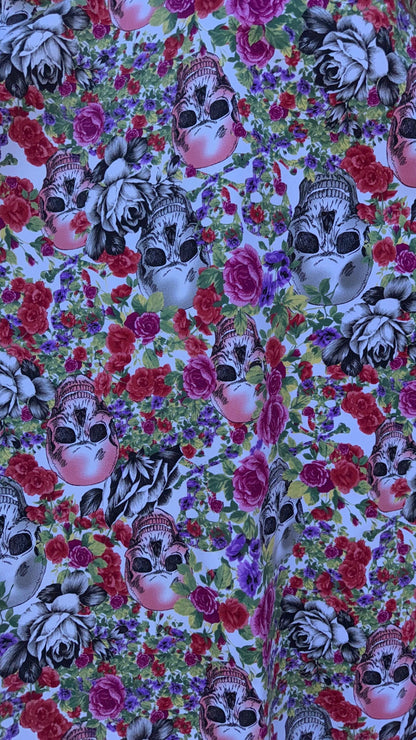 New Skull design print on heavy cotton twill fabric non stretch 50/52”  Sold by the YD. Ships worldwide from Los Angeles California.