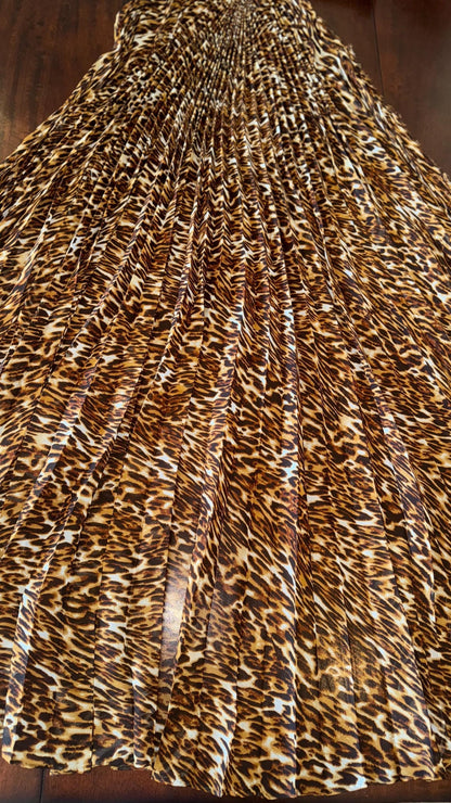 Sunburst pleated Silky Chiffon Leopard Design non stretch 190” length by 60” width Sold by the PC. Ships worldwide from Los Angeles CA