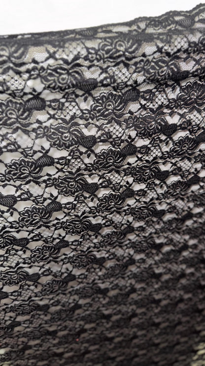 New Victoria Black Lace design best quality of nylon spandex stretch lace 55/57” Sold by the YD. Ships Worldwide from Los Ángeles California