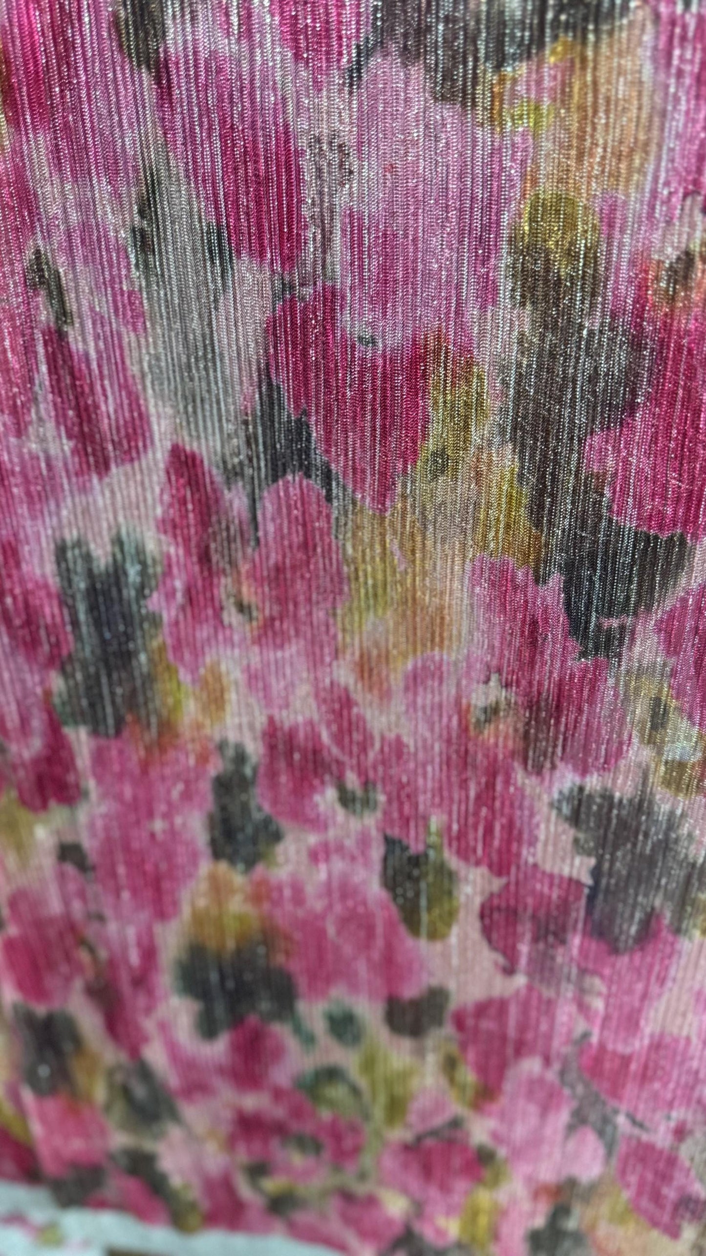 New Flower Abstract Design Pleated metallic stretch mesh 4way stretch 58/60" Sold by the YD. Ships worldwide from Los Angeles California