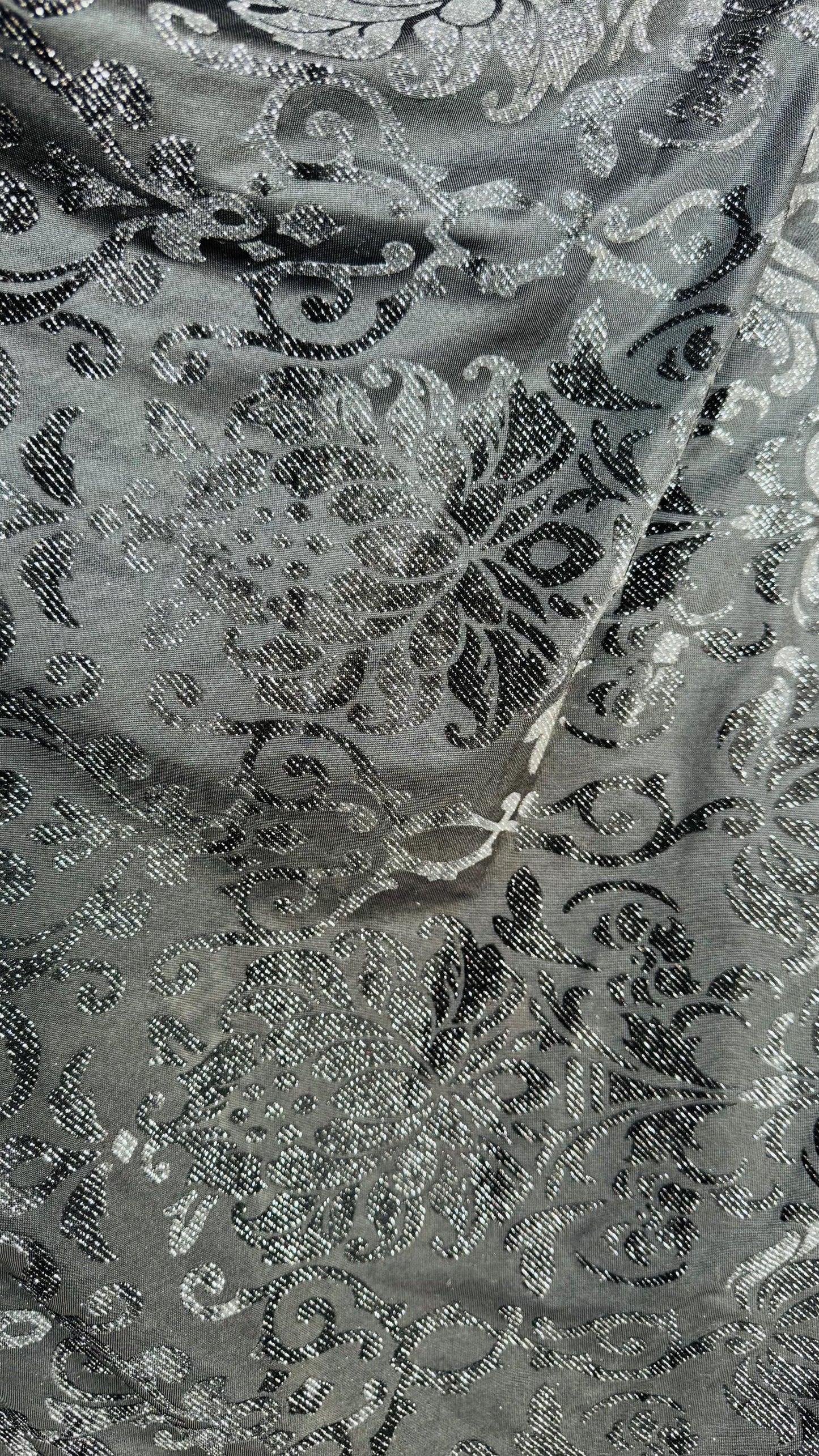 NEW Royal design Metallic burnout spandex velvet 4-way stretch 58/60” Sold by the YD. Ships worldwide from Los Angeles California USA.