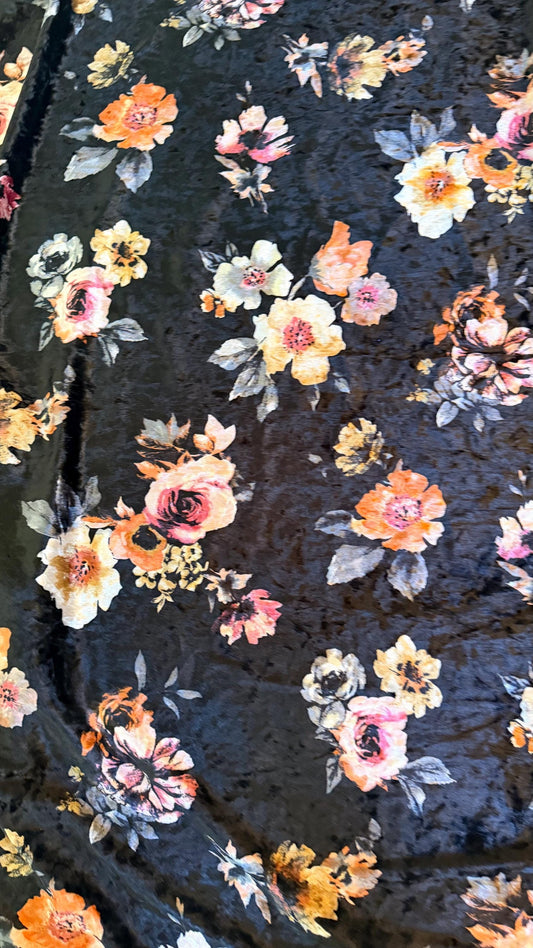 New Stretch velvet Romantic flower design black/multi 2way Stretch 58/60" Sold by the YD. Ships worldwide from Los Ángeles California USA.