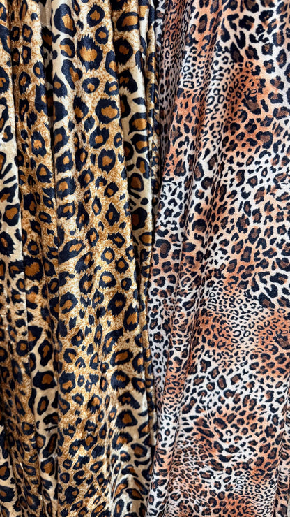 New Exotic Natural Animal prints on heavy stretch velvet 4way stretch 58/60" Sold by the YD. Ships worldwide from Los Ángeles California USA
