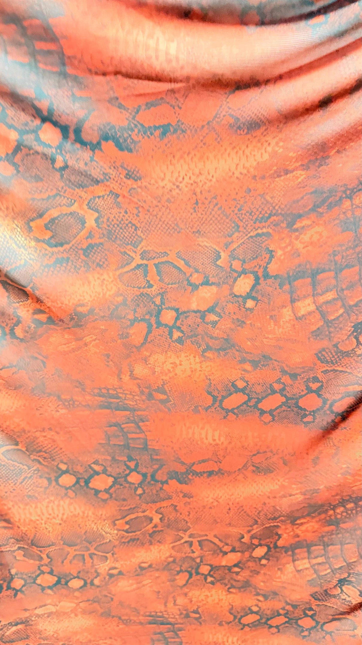New Exotic snake design Rust/Black 4-way Stretch 58/60” Sold by the YD. Ships worldwide from Los Ángeles California USA