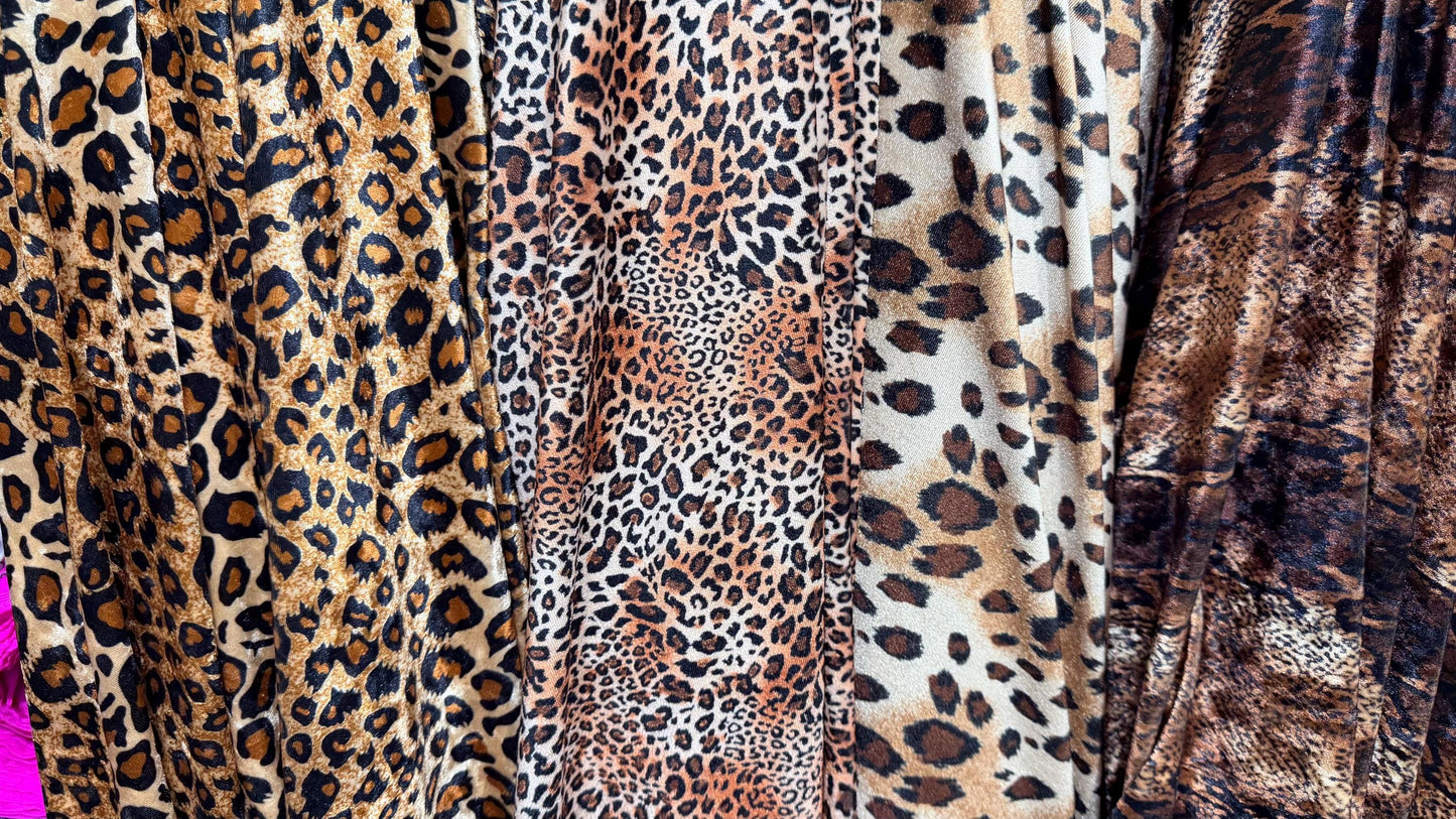 New Exotic Natural Animal prints on heavy stretch velvet 4way stretch 58/60" Sold by the YD. Ships worldwide from Los Ángeles California USA