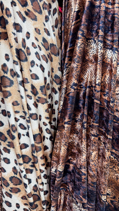 New Exotic Natural Animal prints on heavy stretch velvet 4way stretch 58/60" Sold by the YD. Ships worldwide from Los Ángeles California USA