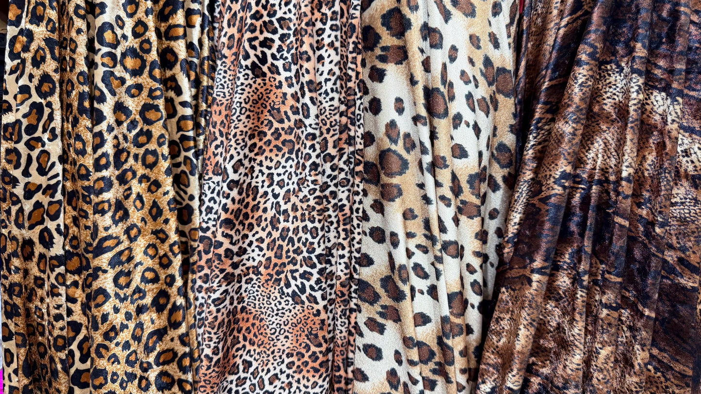 New Exotic Natural Animal prints on heavy stretch velvet 4way stretch 58/60" Sold by the YD. Ships worldwide from Los Ángeles California USA