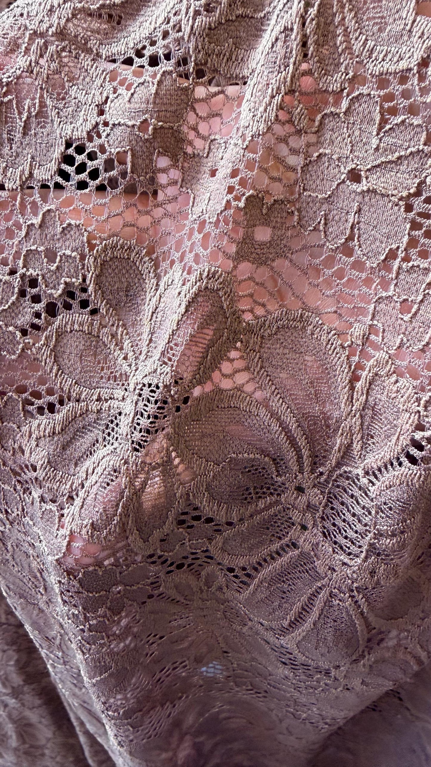 New Victoria Mauve  Stretch lace design best quality of stretch lace 55/57” Sold by the YD. Ships Worldwide from Los Ángeles California USA
