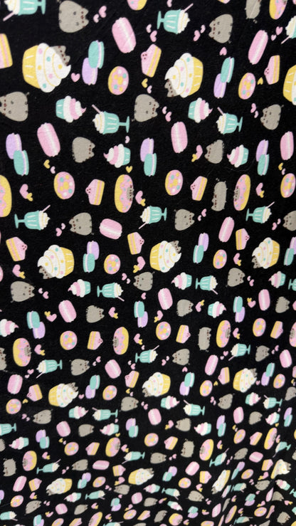 Ice cream and donut  design print on cotton  spandex 4-way stretch 58/60” Sold by the YD. Ships Worldwide from Los Angeles California USA