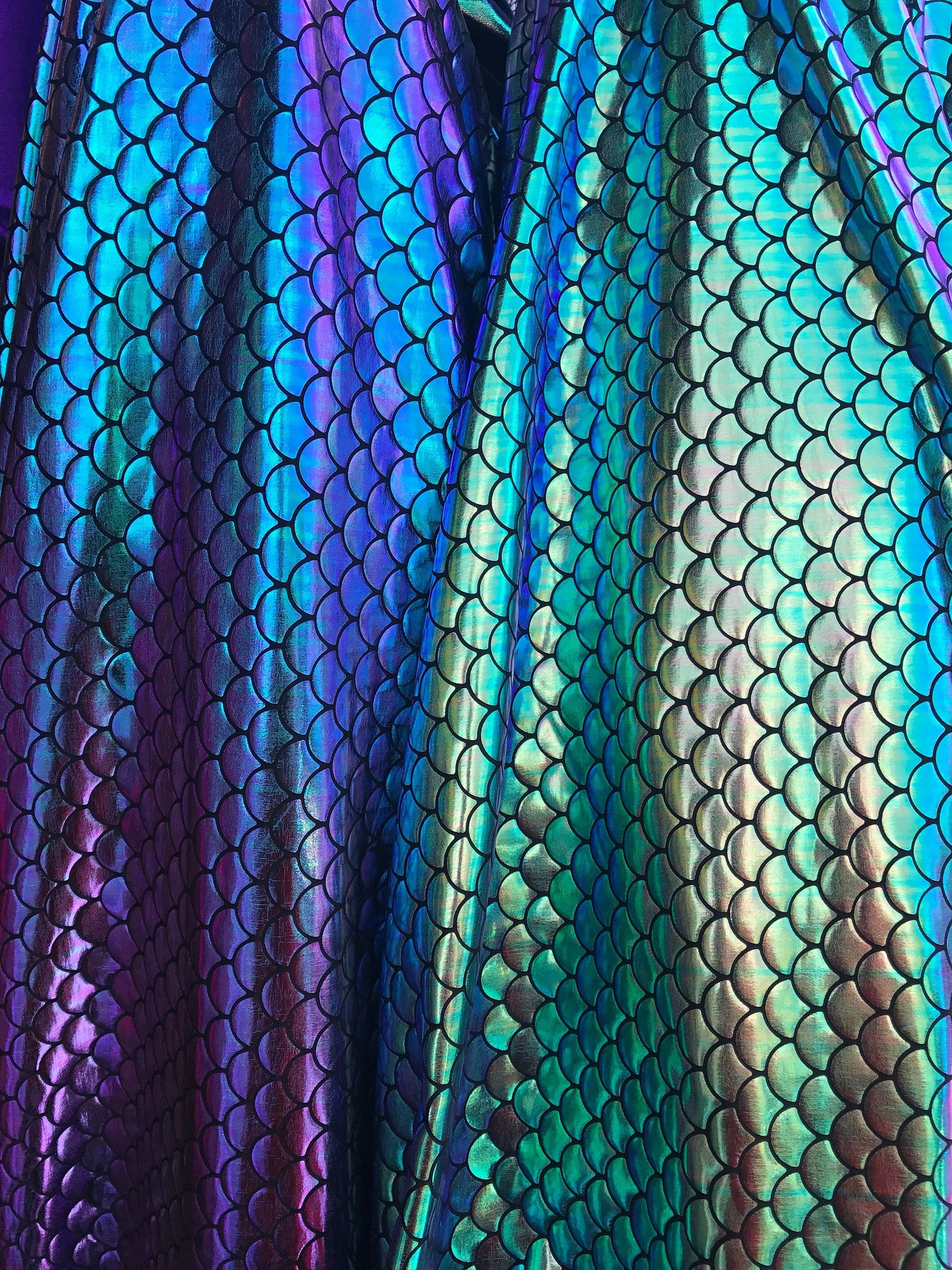 Iridescent mermaid foil fish scales nylon spandex 4way Stretch 58/60" Sold by the YD. Ships worldwide from Los Ángeles California USA