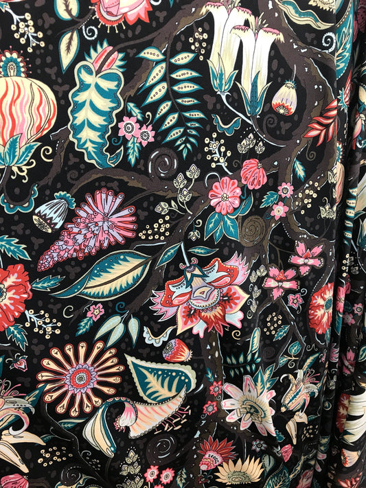 New print nylon spandex 4way Stretch flower design 58/60" Sold by the YD. Ships worldwide from Los Angeles California USA.