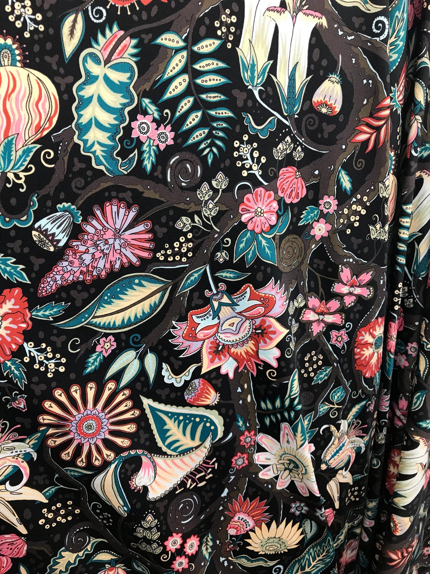 New print nylon spandex 4way Stretch flower design 58/60" Sold by the YD. Ships worldwide from Los Angeles California USA.