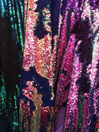 Flip up mermaid sequins on spandex base reversible 2 tone sequins 58/60" Sold by the YD. Ships worldwide from Los Angeles California USA