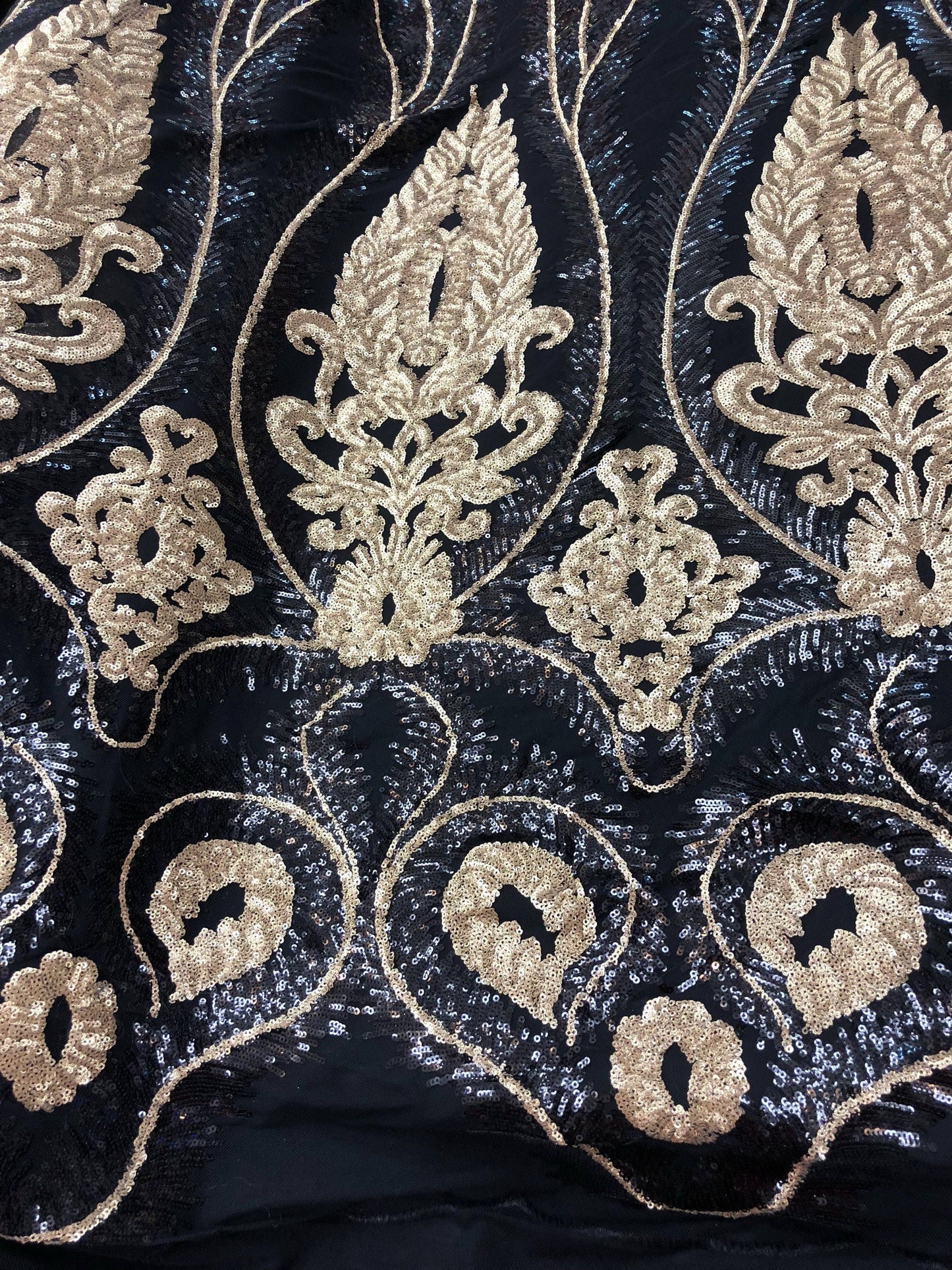 New damask design two tone sequins Victoria design on stretch mesh 2way 58/60" Sold by the YD. Ships worldwide from Los Ángeles CA