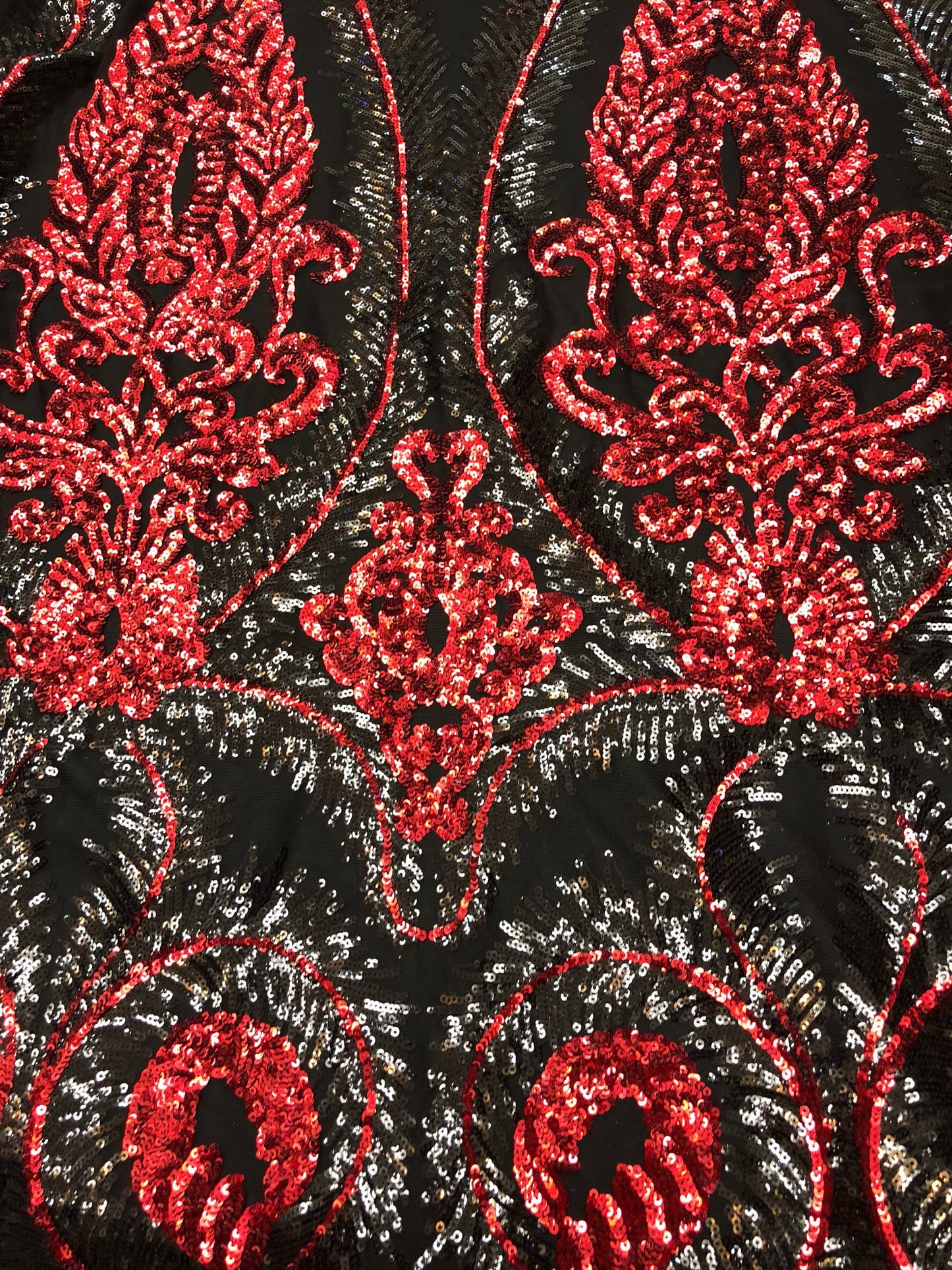 New damask design two tone sequins Victoria design on stretch mesh 2way 58/60" Sold by the YD. Ships worldwide from Los Ángeles CA