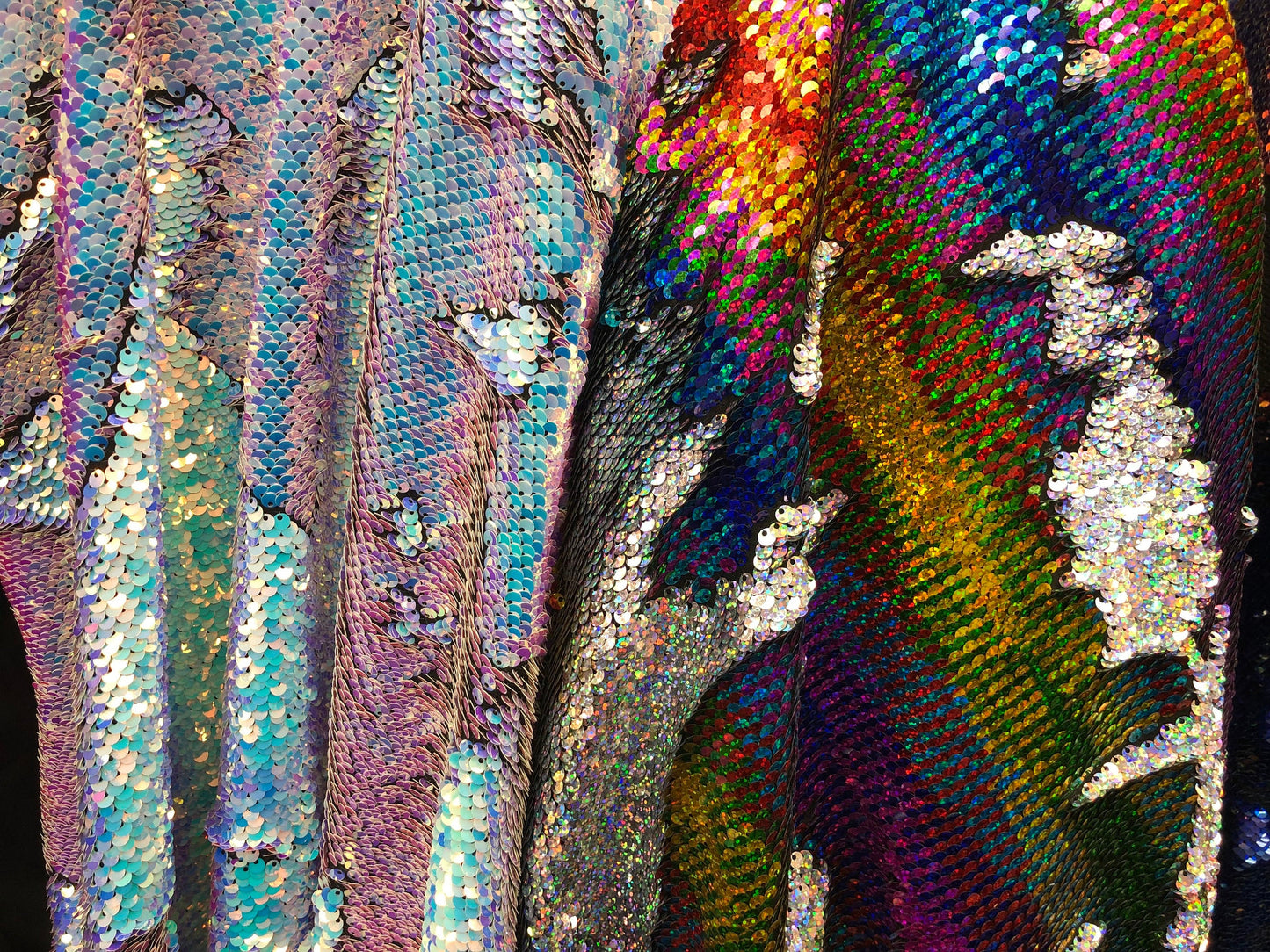 New colors flip up sequins reversible sequins 5mm in spandex base 58/60" Sold by the YD. Ships worldwide from Los Ángeles California USA