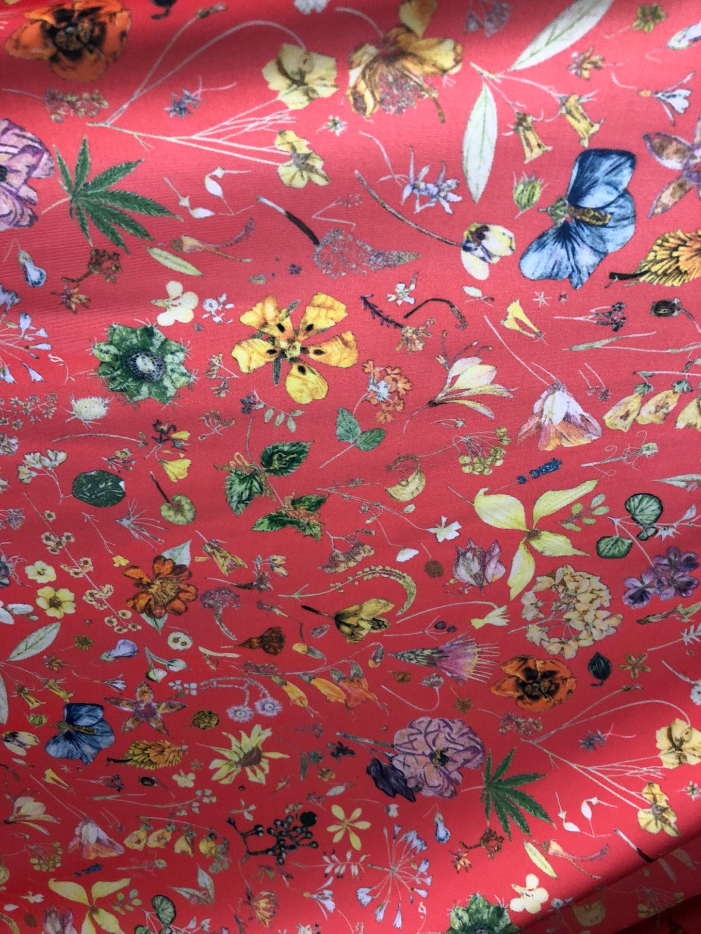 New print nylon spandex flower design 4way Stretch 58/60" Sold by the YD. Ships worldwide from Los Angeles California USA