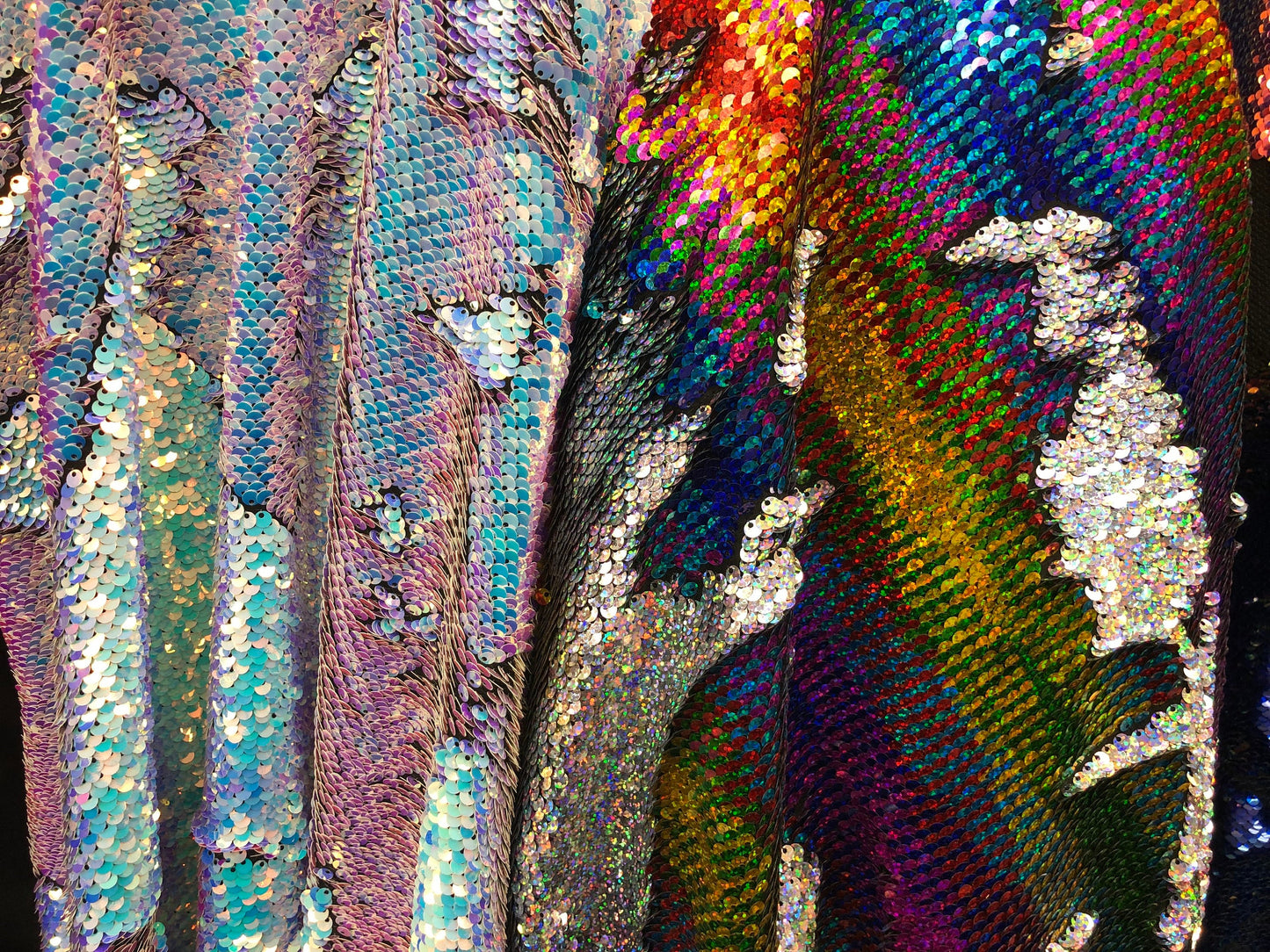 New colors flip up sequins reversible sequins 5mm in spandex base 58/60" Sold by the YD. Ships worldwide from Los Ángeles California USA