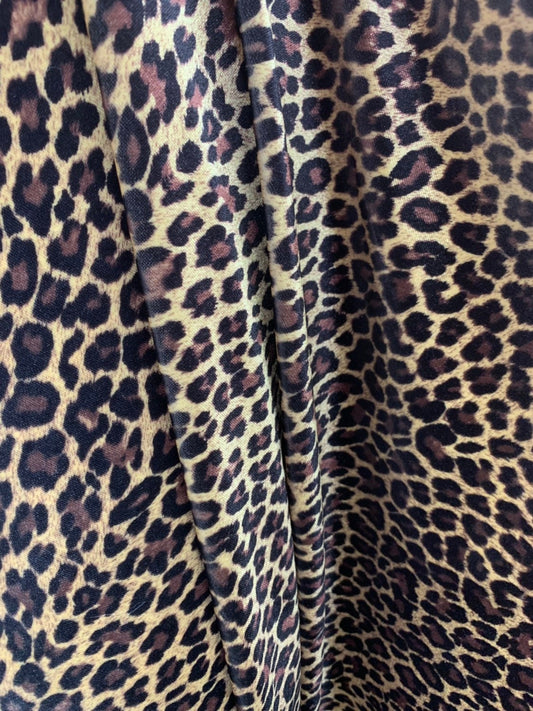 Cheetah design print on heavy velvet 4way stretch 58/60" Sold by the YD. Ships worldwide from Los Ángeles California USA.