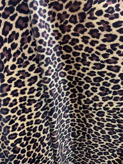 Cheetah design print on heavy velvet 4way stretch 58/60" Sold by the YD. Ships worldwide from Los Ángeles California USA.