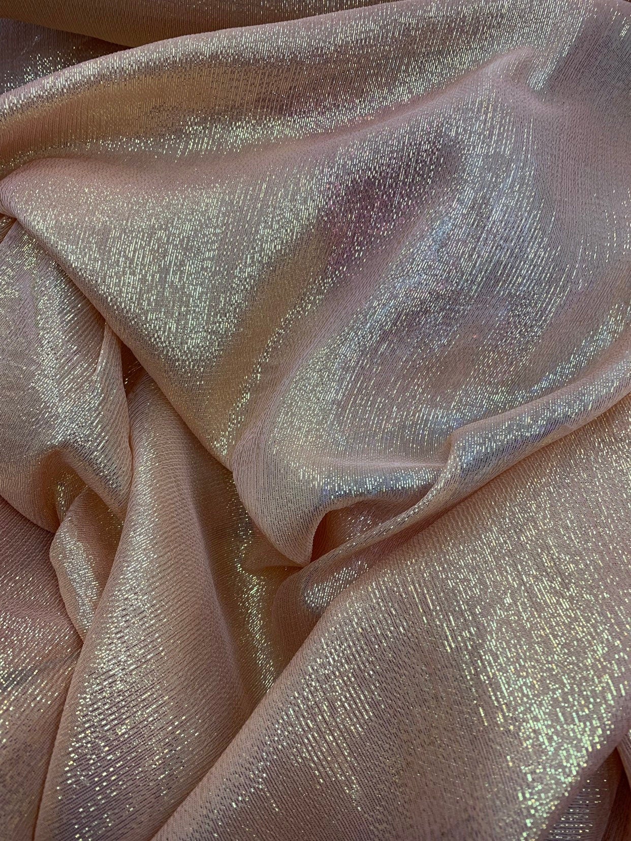 Silk metallic chiffon  Blush/gold  2way Stretch 44/45" Sold by the YD. Ships worldwide from Los Ángeles California USA.