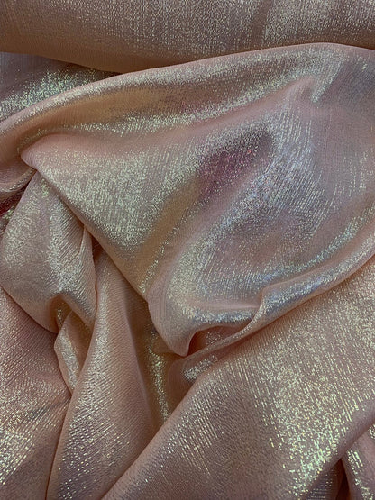 Silk metallic chiffon  Blush/gold  2way Stretch 44/45" Sold by the YD. Ships worldwide from Los Ángeles California USA.