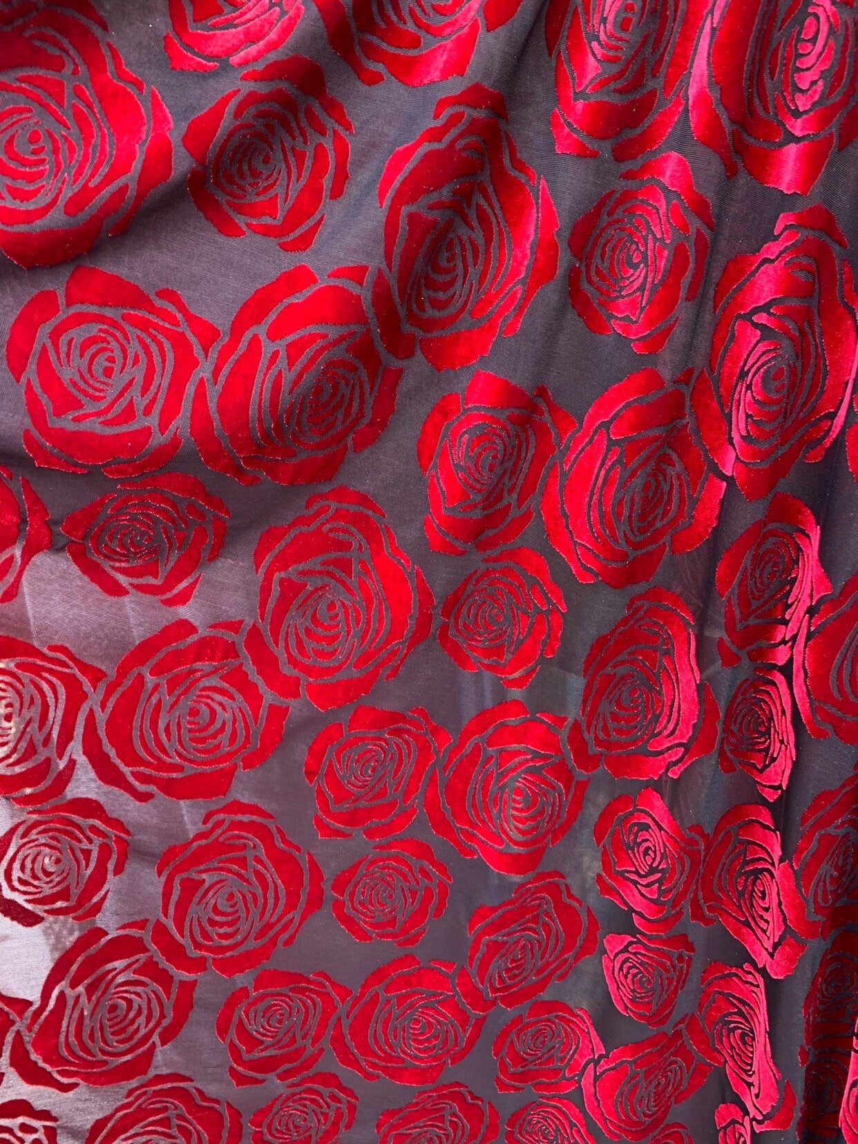 New rose design burnout velvet 4way stretch black/red 58/60" Sold by the YD. Ships worldwide from Los Angeles California USA.