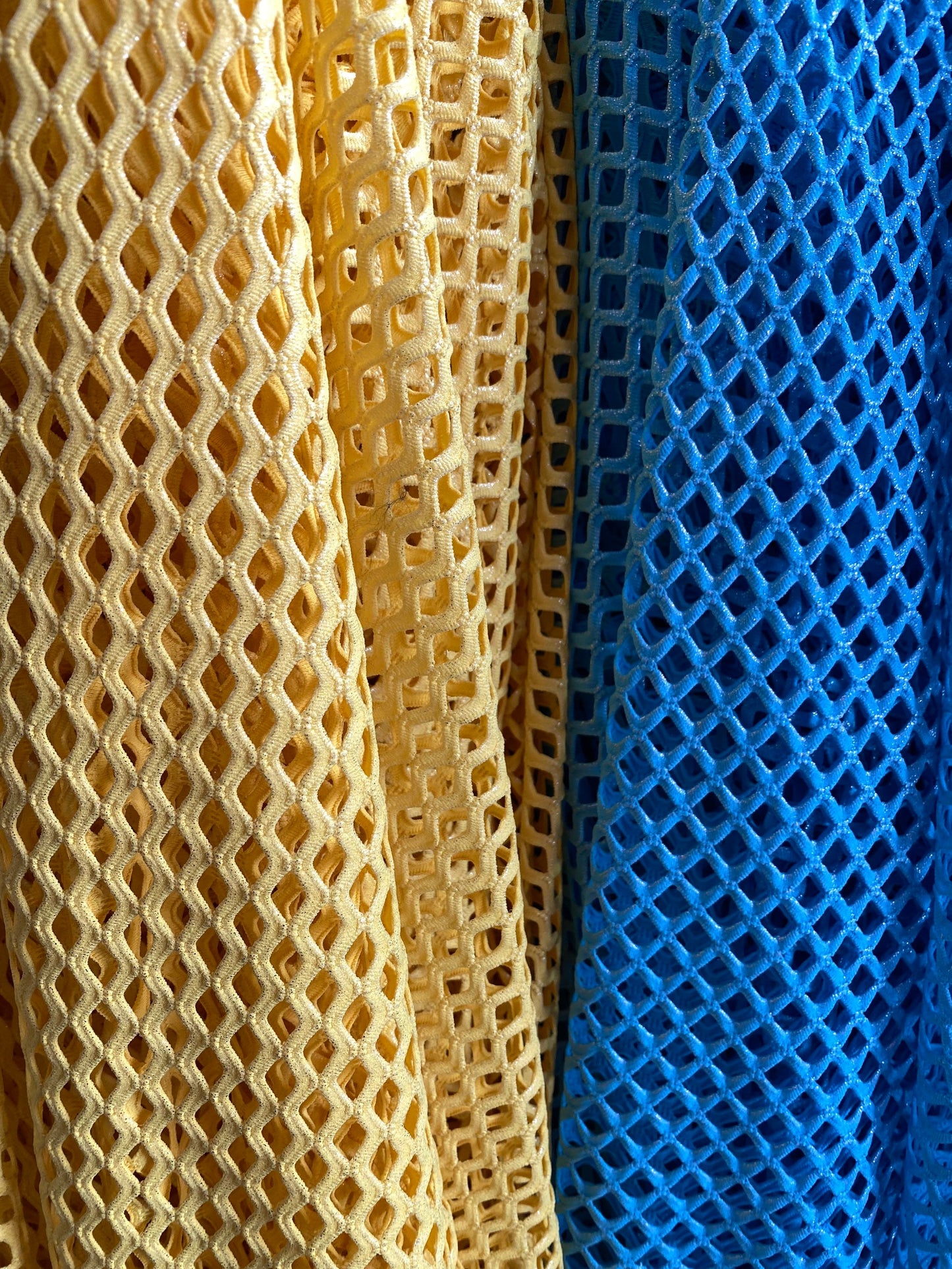 Metallic diamond mesh medium size nylon mesh 4-way stretch 58/60” Sold by the YD. Ships worldwide from Los Angeles California USA.