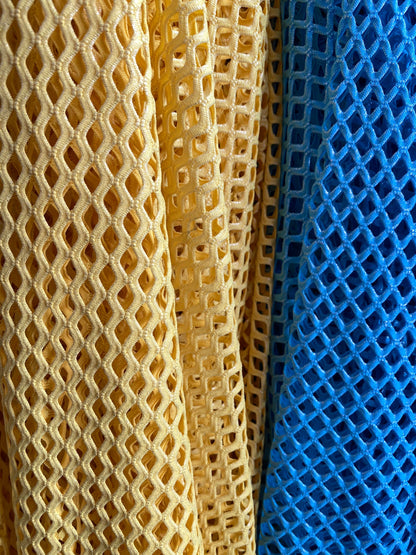 Metallic diamond mesh medium size nylon mesh 4-way stretch 58/60” Sold by the YD. Ships worldwide from Los Angeles California USA.