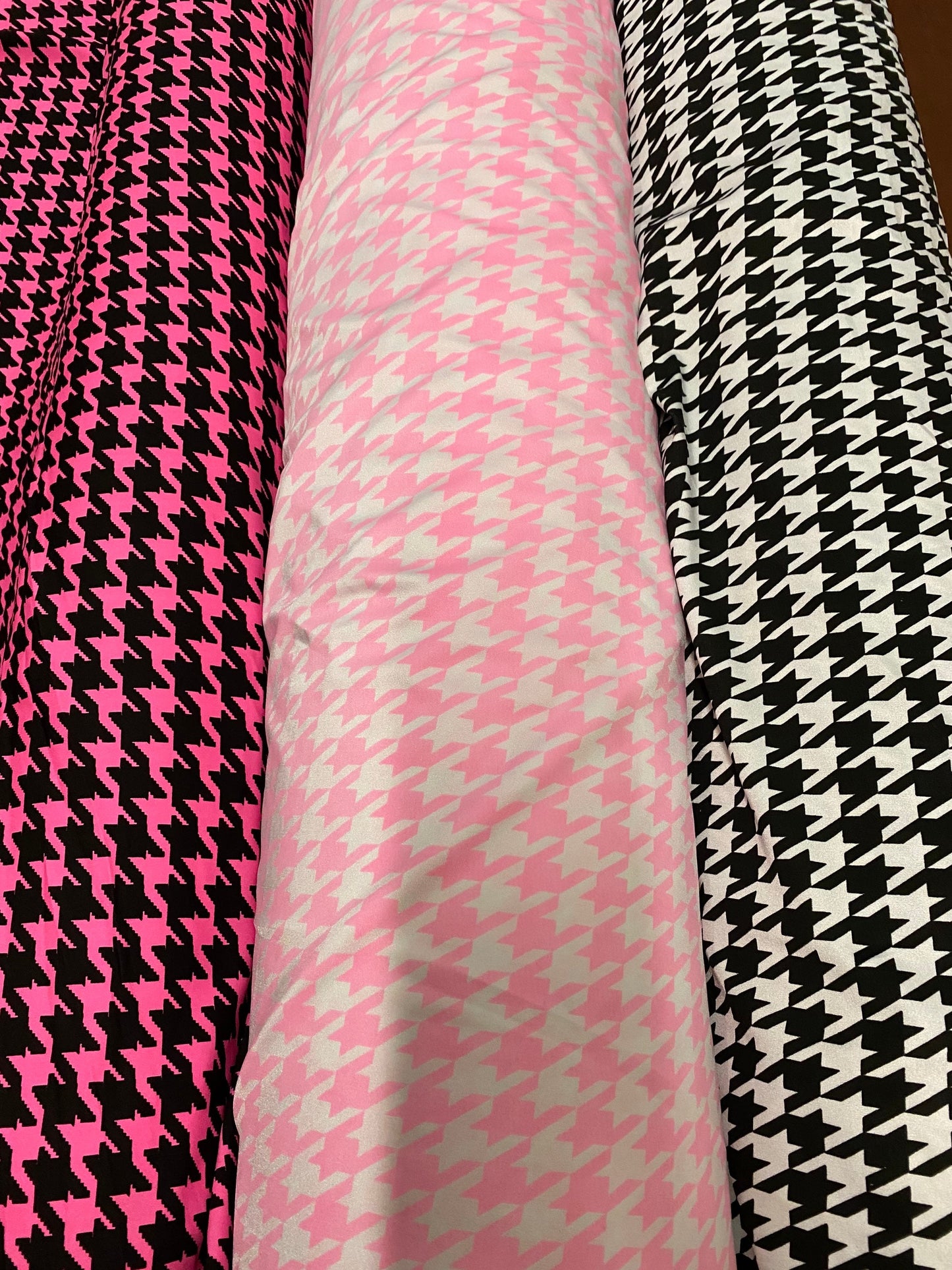 New houndstooth pattern design print one nylon spandex 4-way stretch 58/60” Sold by the YD. Ships worldwide from Los Angeles California USA.