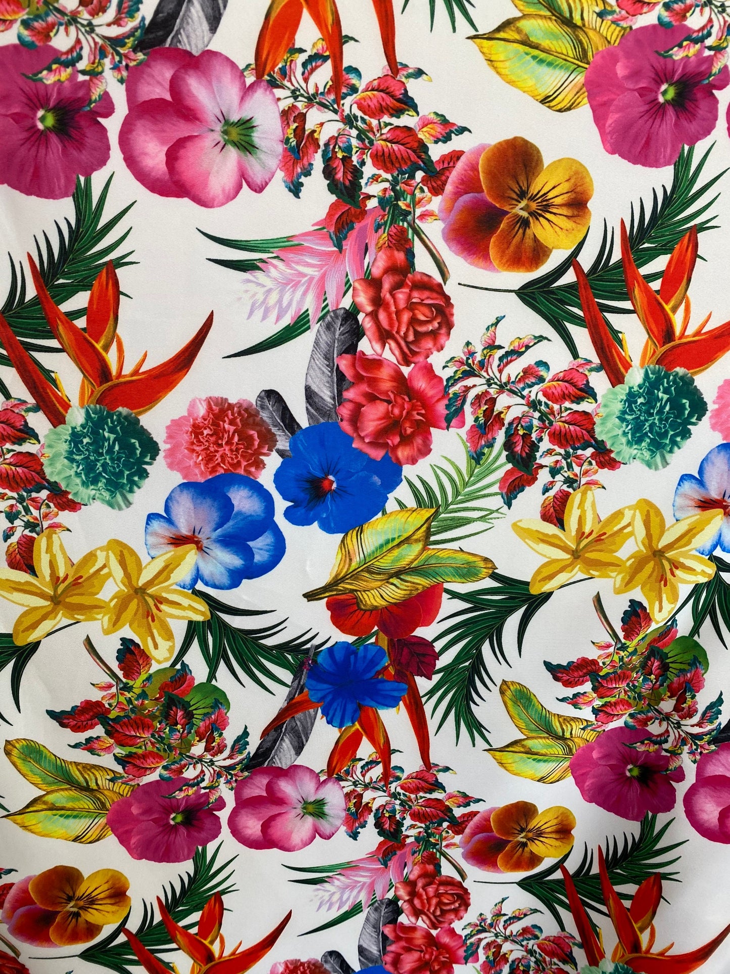 New flower design multicolor print on poly super techno 2-way stretch 58/60” Sold by the YD. Ships worldwide from Los Angeles California USA