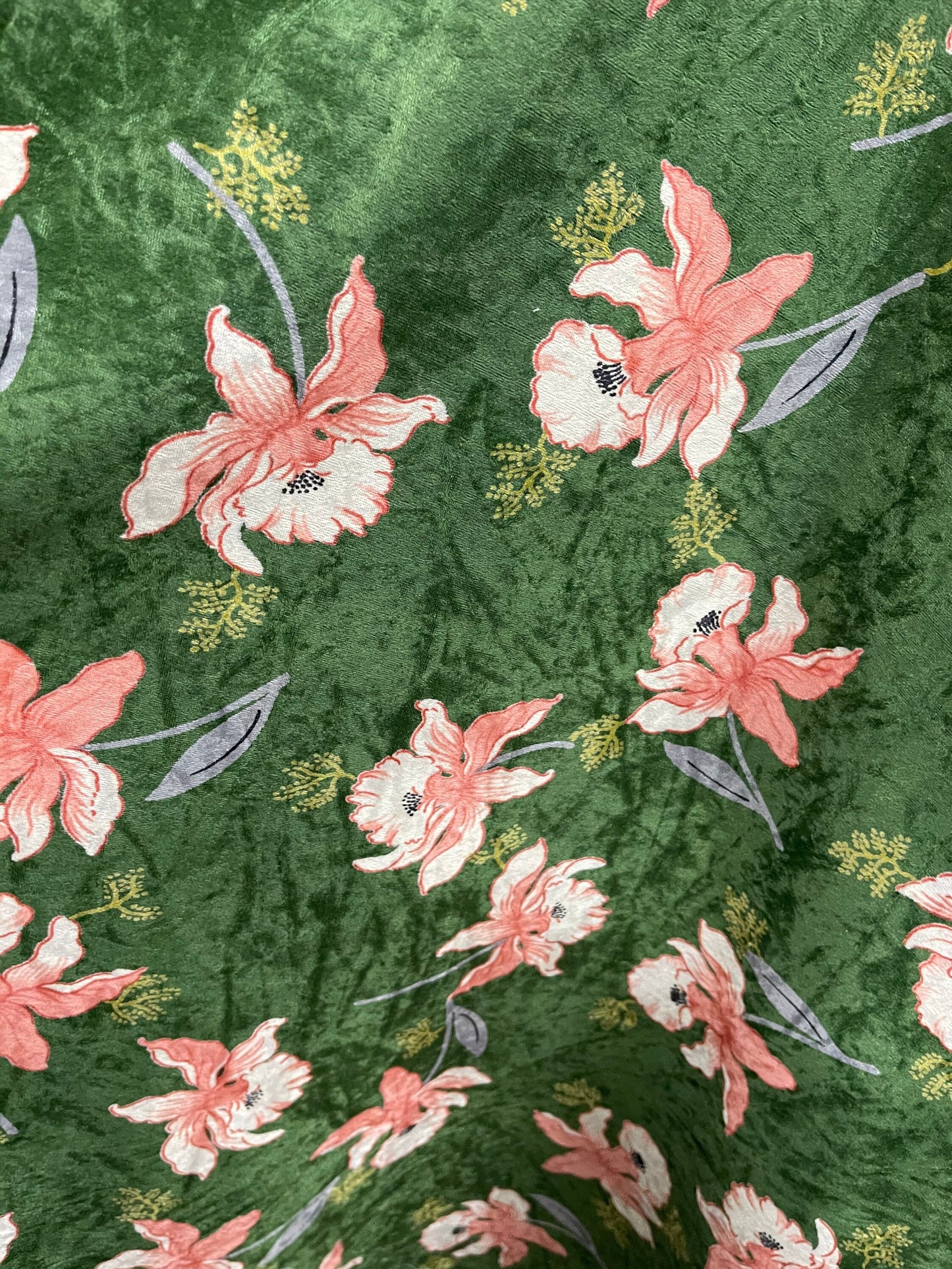 New flower design print on stretch velvet velour 4-way stretch 58/60” Sold by the YD. Ships Worldwide from Los Angeles California USA.