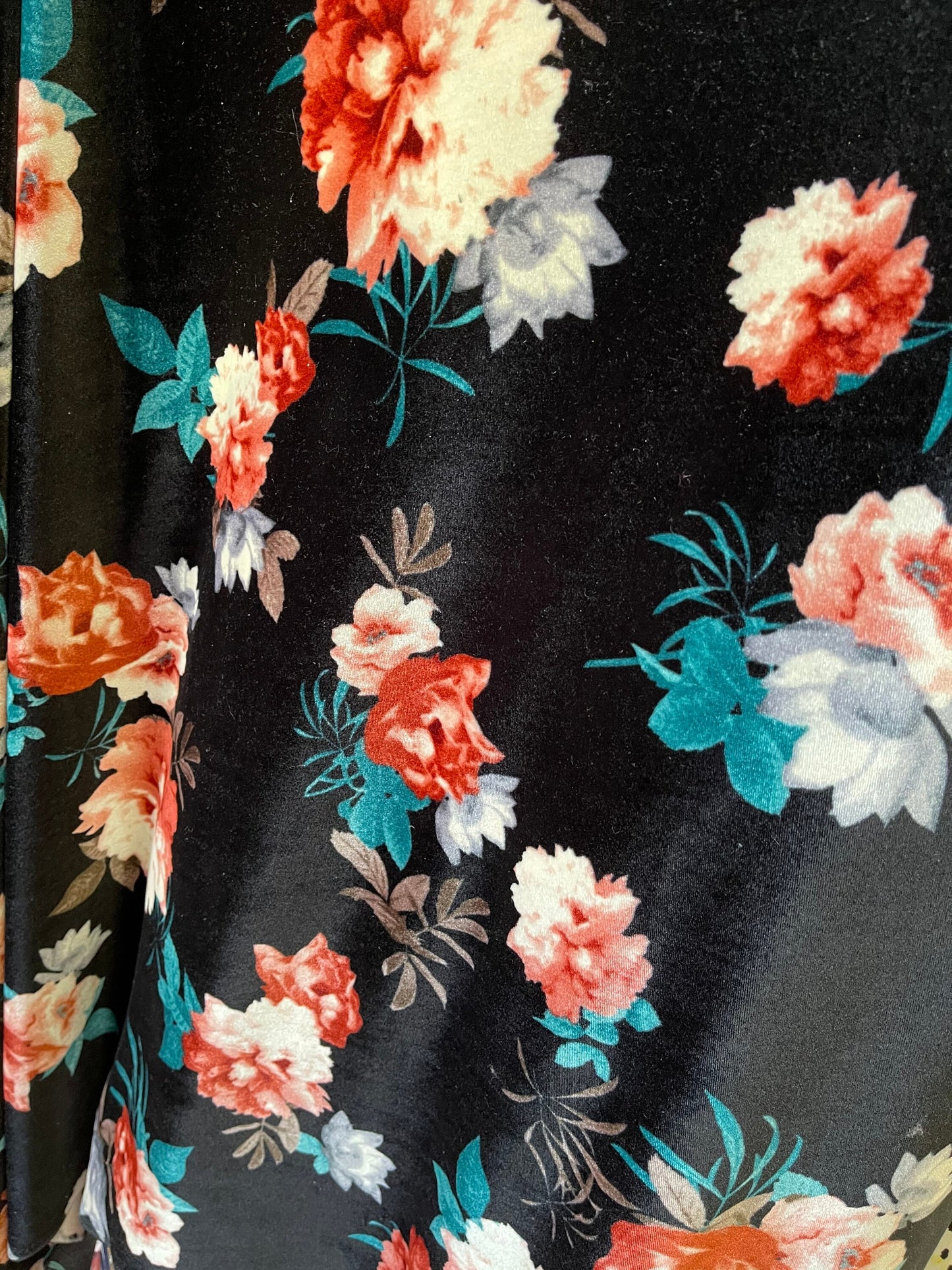 New flower design print on great quality of stretch velvet 4-way 58/60” Sold by the YD. Ships Worldwide from Los Angeles California USA.