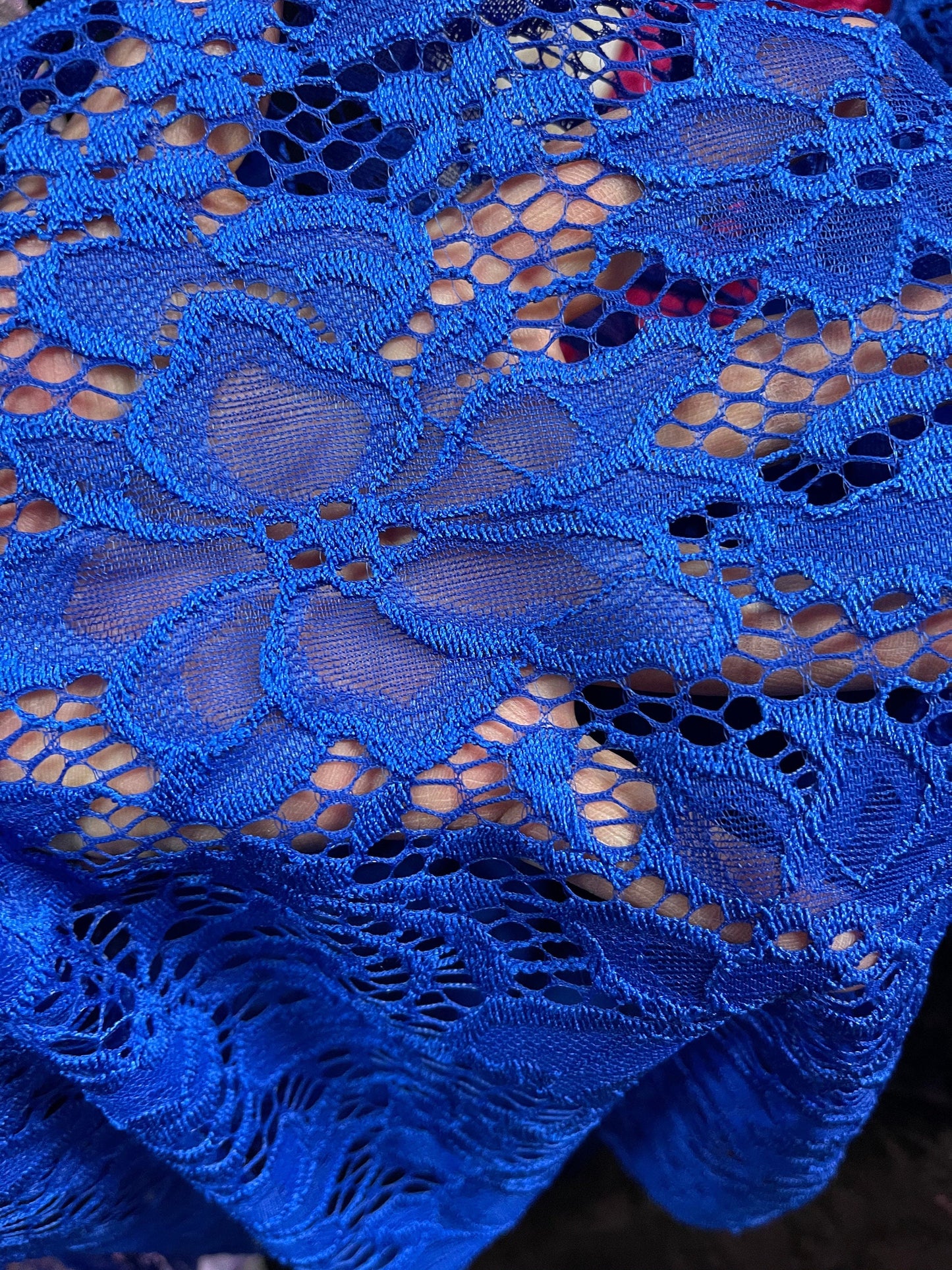 Stretch lace flower design NEW LACE 4way stretch 58/60" sold by the yd. Ships worldwide from Los Angeles California USA.