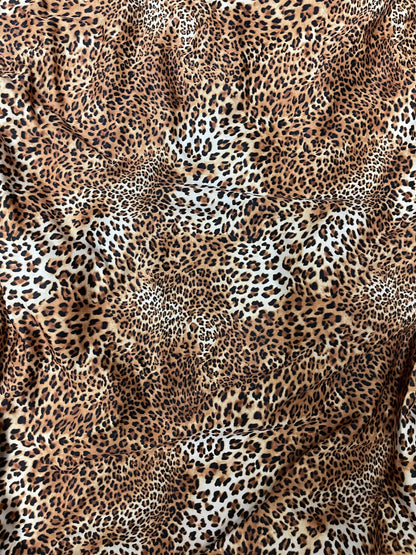 Exotic cheetah design print on poly spandex 4-way stretch 58/60” Sold by the YD. Ships Worldwide from Los Ángeles California USA.