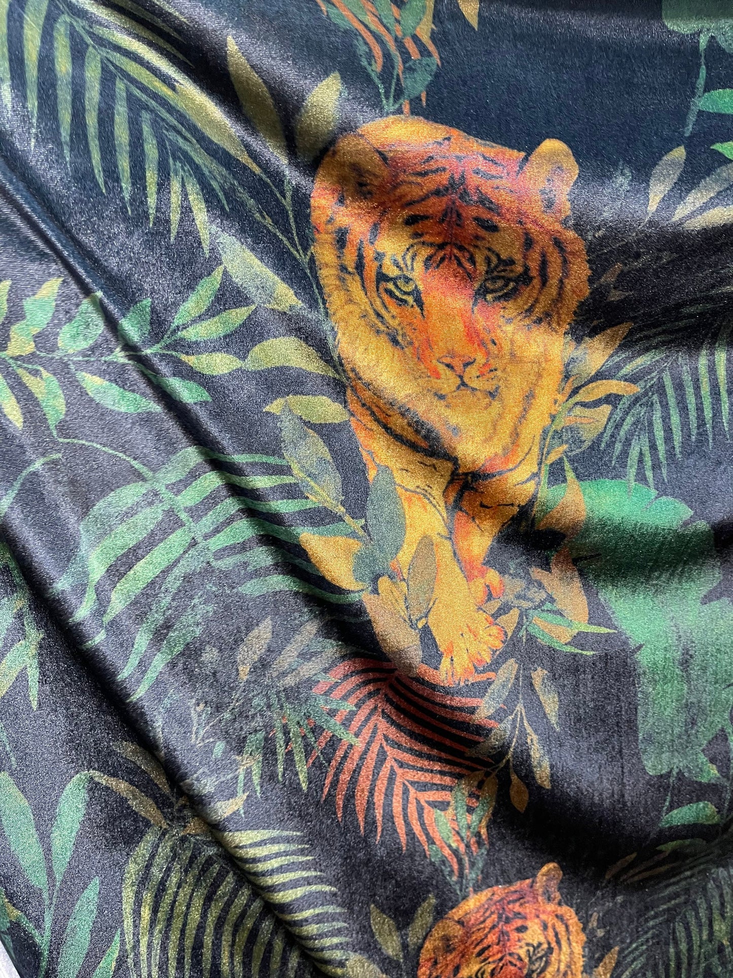 Tiger design print on great quality of stretch velvet 4-way stretch 58/60” Sold by the YD. Ships Worldwide from Los Angeles California