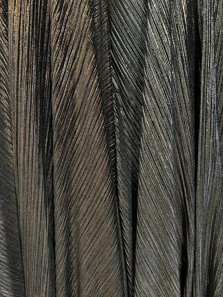 New Luxury Pleated stretch metallic velvet 4-way stretch 420G 4-way stretch 58/60” Sold by the YD.