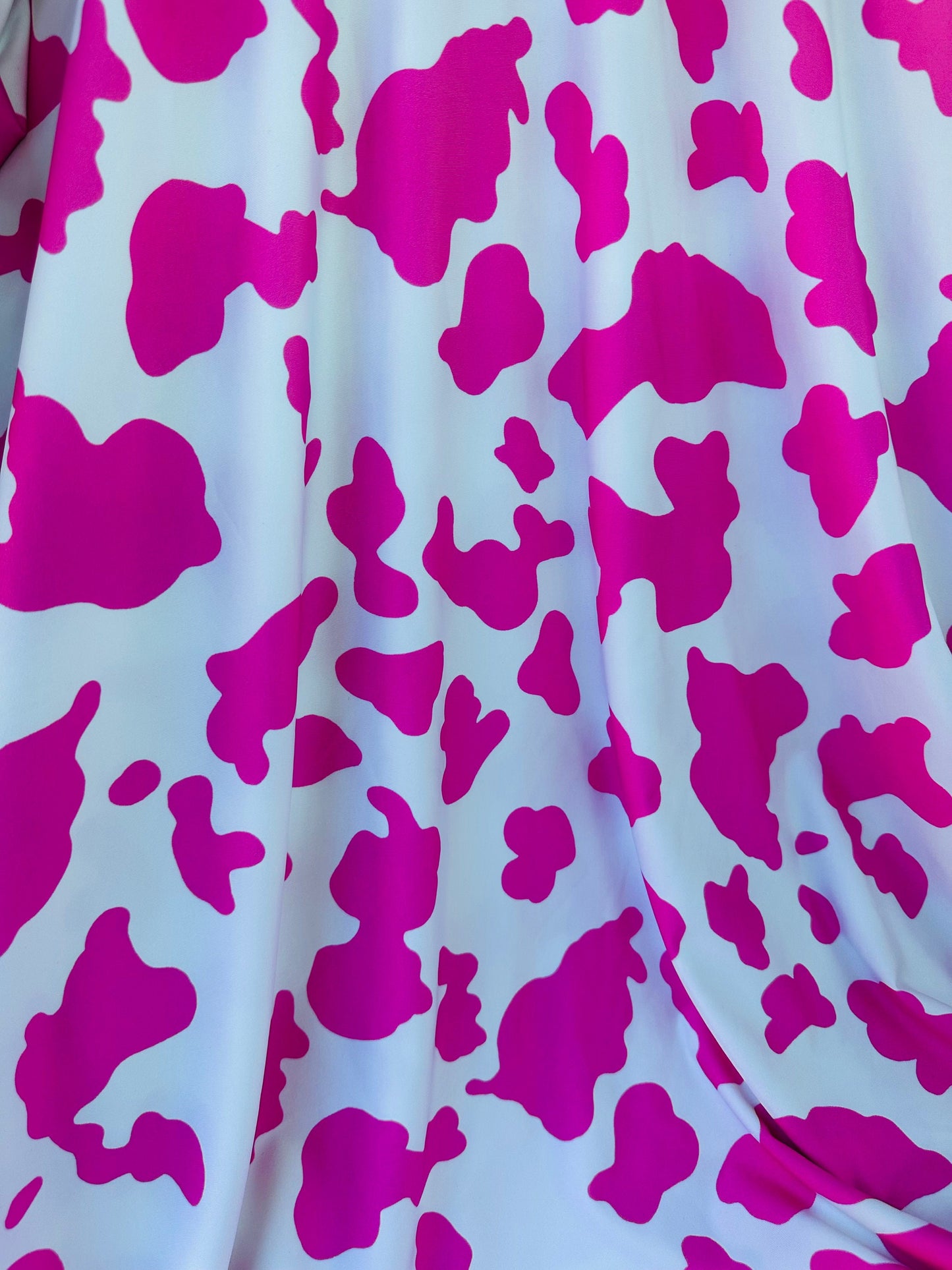 Cow design exotic animal print on great quality of poly spandex 4-way stretch 58/60” Sold by the YD. Ships worldwide from Los Angeles Ca